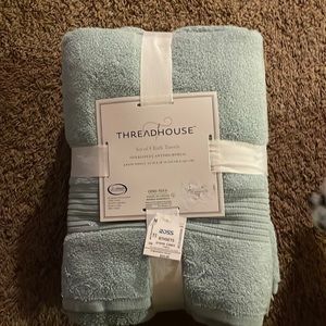 Threadhouse Set of 4 Bath House Oversized /Antomicrobial 30”x58”